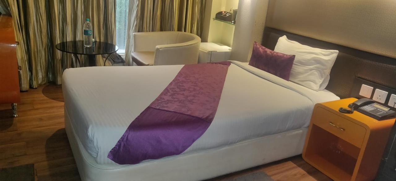 Ritu Ivy Hotel Kolkata Exterior photo